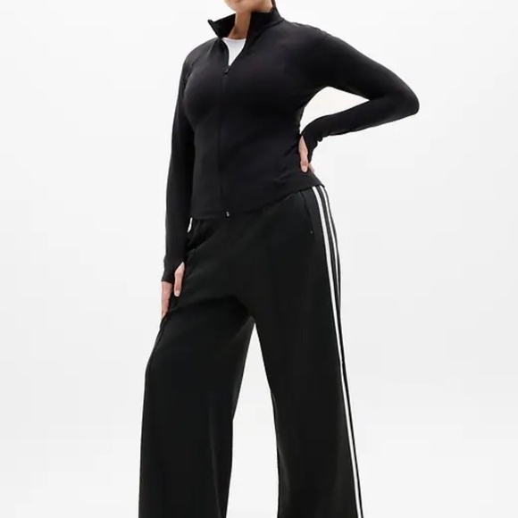 Women's Salutation Athleta Black Jacket-like new - Picture 2 of 3